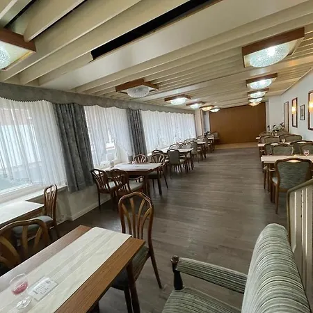 호텔 Deutsches Haus