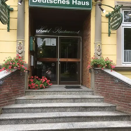 מלון Deutsches Haus 3*