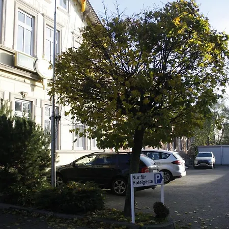 호텔 Deutsches Haus 3*